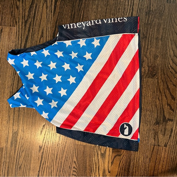 Vineyard Vines LAX pinney. - Picture 2 of 4